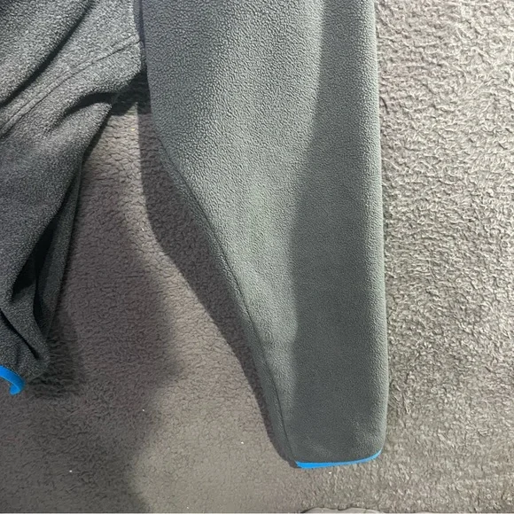 Patagonia Synchilla Men’s Gray and Blue Button Up Fleece Jacket Hood Size M - Picture 4 of 9